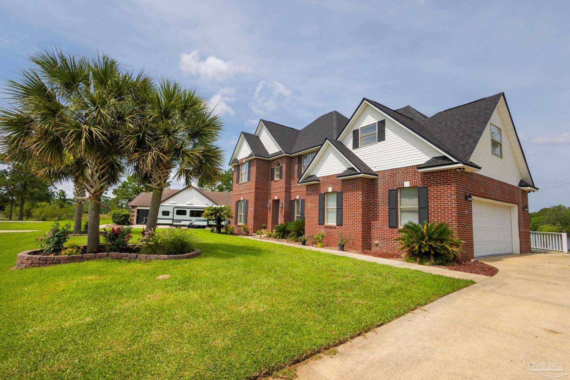 7432 San Ramon Dr, Milton, FL 32583 Main Photo
