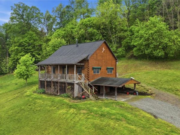 527 Little Creek Rd, Amity, PA 15311