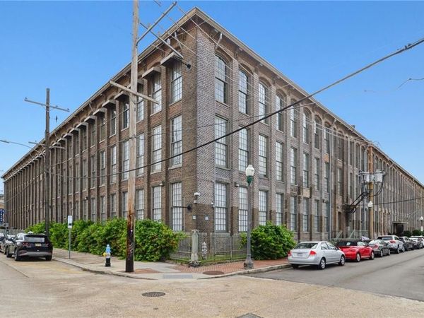 920 POEYFARRE Street , Unit 207, New Orleans, LA 70130