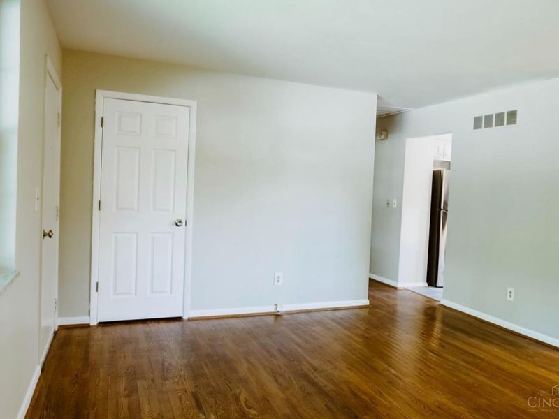 673 Karnak Court, Delhi Twp, OH 45233 Photo 2