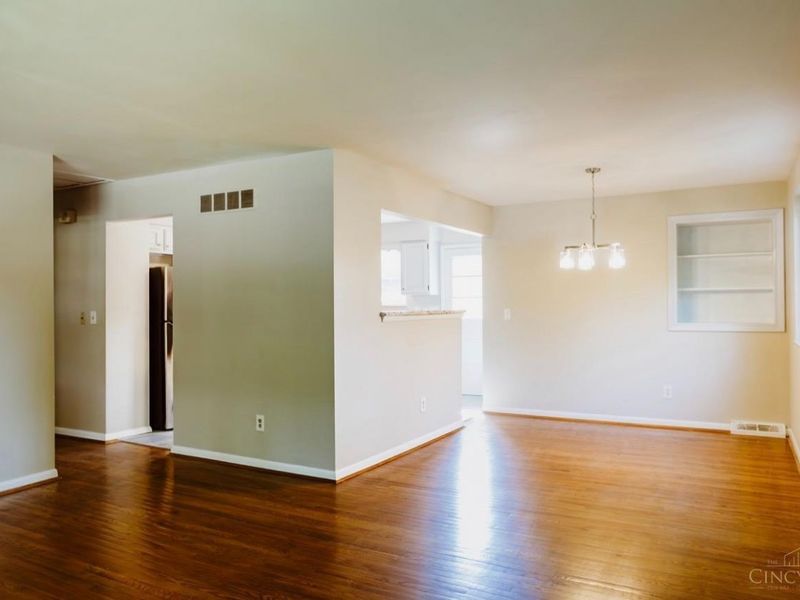 673 Karnak Court, Delhi Twp, OH 45233 Photo 3