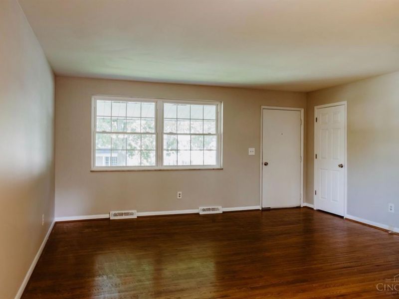 673 Karnak Court, Delhi Twp, OH 45233 Photo 4
