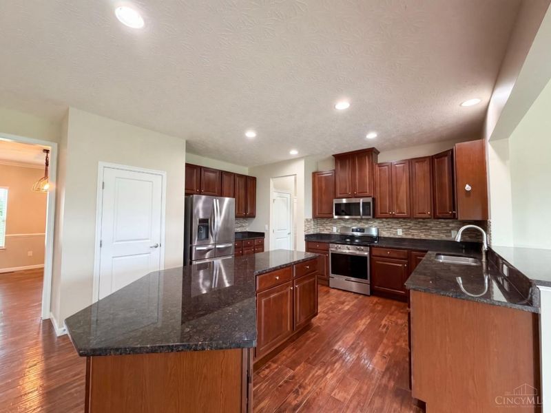 7533 Cherokee Lane, Liberty Township, OH 45044 Photo 2