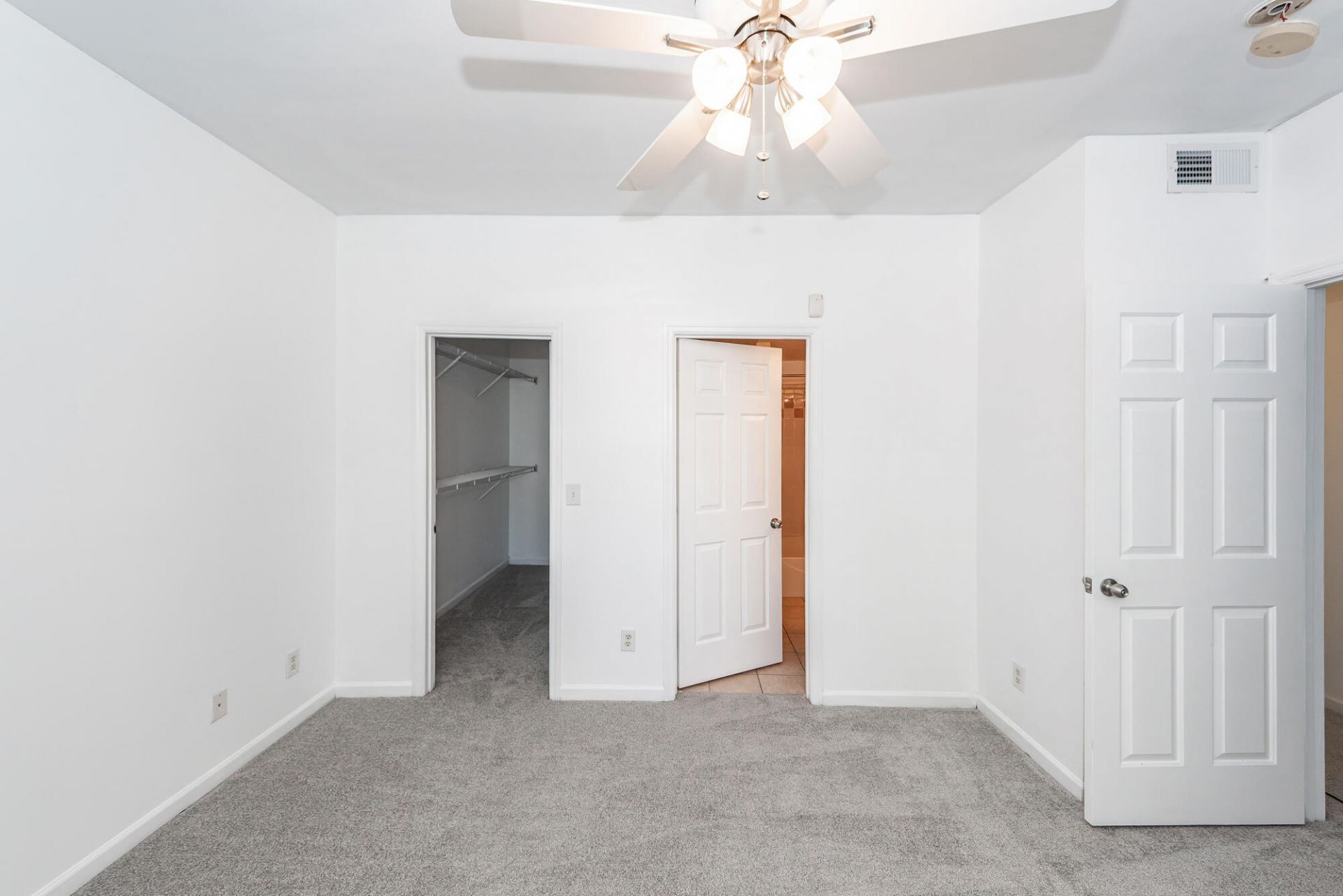 700 Daniel Ellis Drive Photo 11