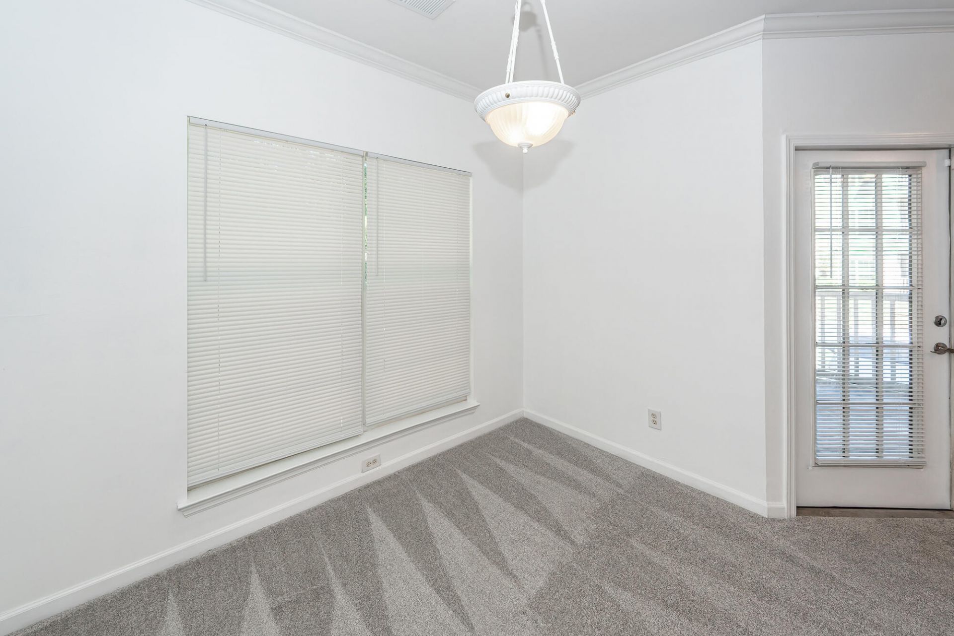 700 Daniel Ellis Drive Photo 15