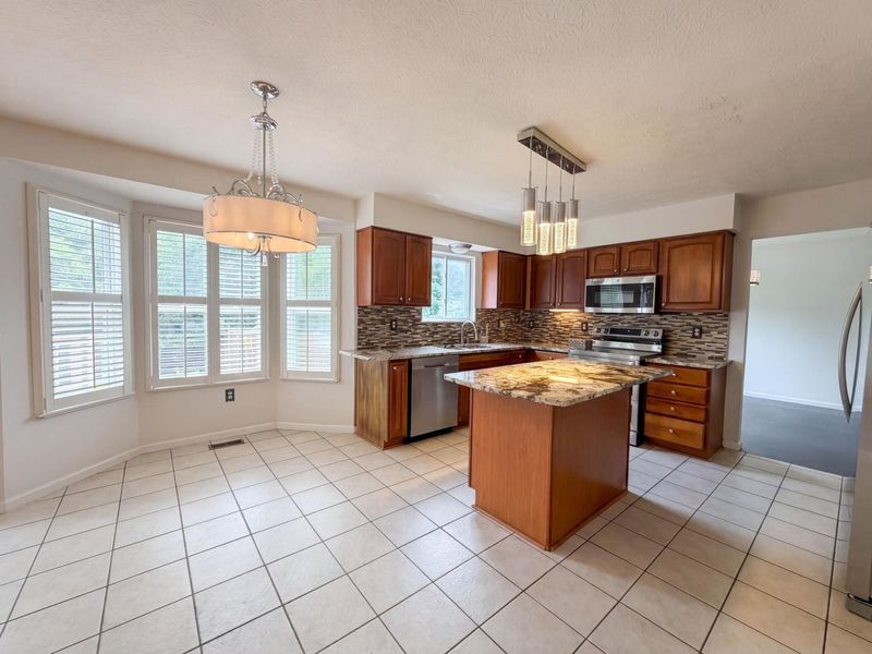 7966 Lazelle Woods Drive , Westerville, OH 43081 Photo 11