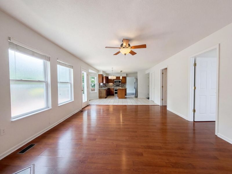 7966 Lazelle Woods Drive , Westerville, OH 43081 Photo 16