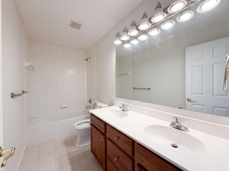 7966 Lazelle Woods Drive , Westerville, OH 43081 Photo 28