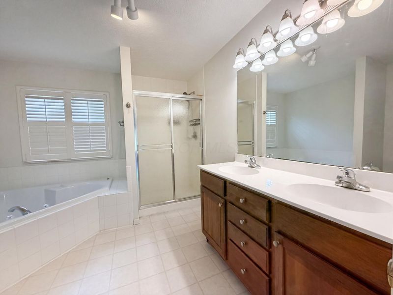 7966 Lazelle Woods Drive , Westerville, OH 43081 Photo 30
