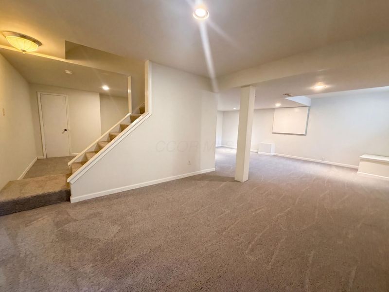 7966 Lazelle Woods Drive , Westerville, OH 43081 Photo 33