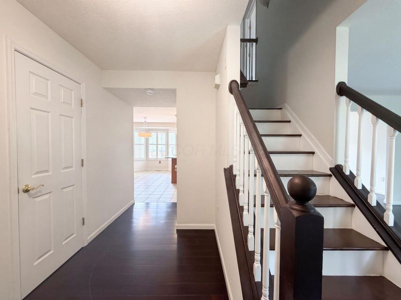 7966 Lazelle Woods Drive , Westerville, OH 43081 Photo 6