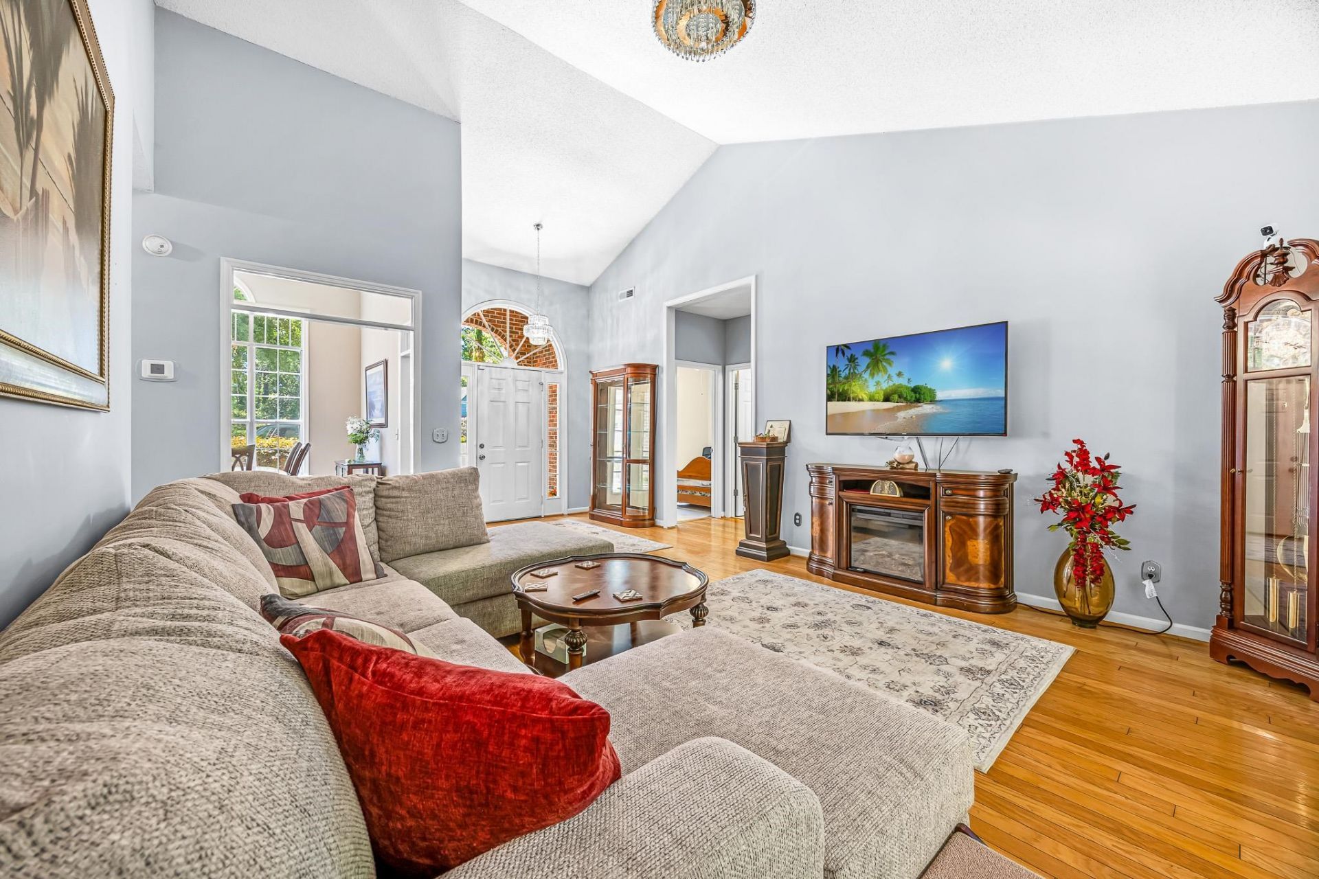 3170 Hermitage Dr.  Photo 6