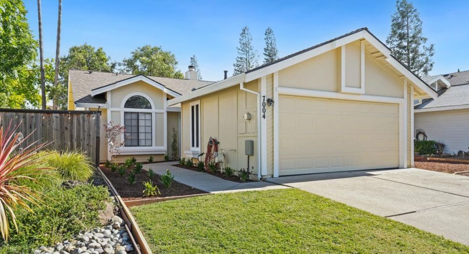 7004 Springmont Dr, Elk Grove, CA 95758 Photo