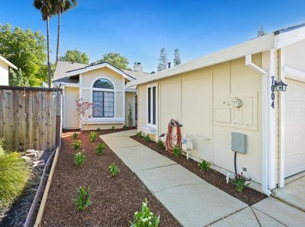 7004 Springmont Dr, Elk Grove, CA 95758 Photo