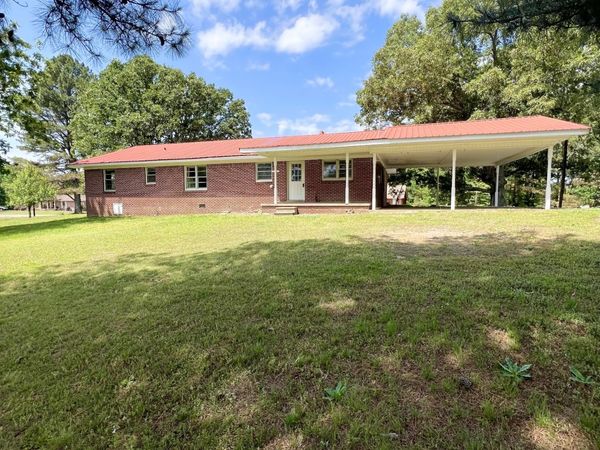 1155 S Main St , Lexington, TN 38351