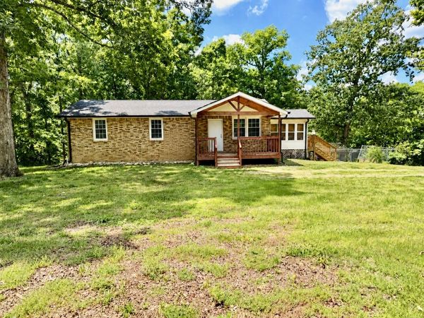 9092 E 40 Rd, Bon Aqua, TN 37025