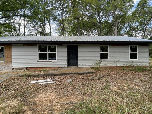 1040 Chapel Circle, Greensboro, GA 30642