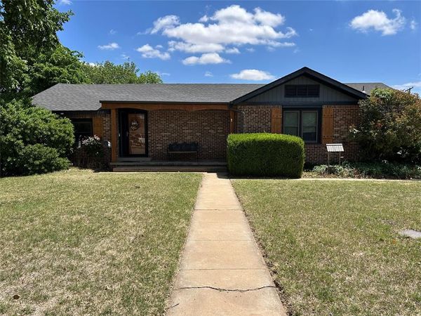 414 N Broadway Avenue, Hobart, OK 73651