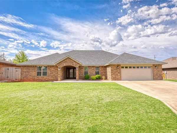 148 E Bonita Drive, Elk City, OK 73644