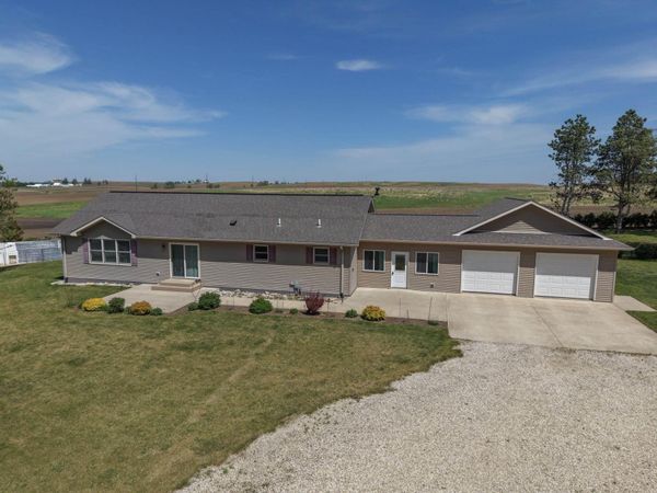 16541 315th Street, Aplington, IA 50604