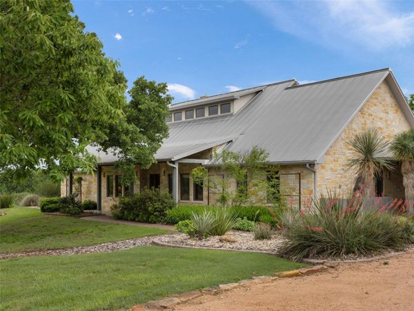 1163 Big Bend LN, Fredericksburg, TX 76824
