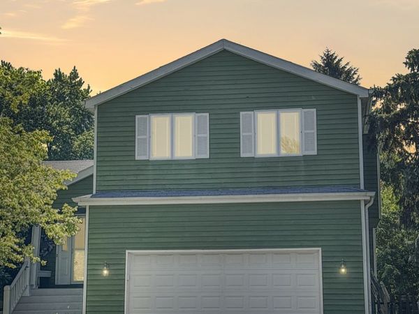 6 Crows Nest Court, Third Lake, IL 60030