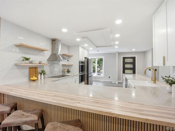 1581 W Briarwood Avenue , Littleton, CO 80120
