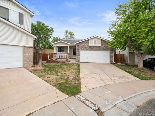 1960 Espana Way , Aurora, CO 80011
