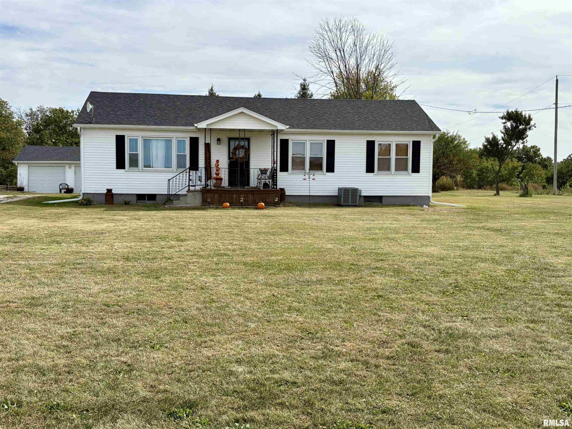 2641 90th Street, Gerlaw, IL 61435 Main Photo