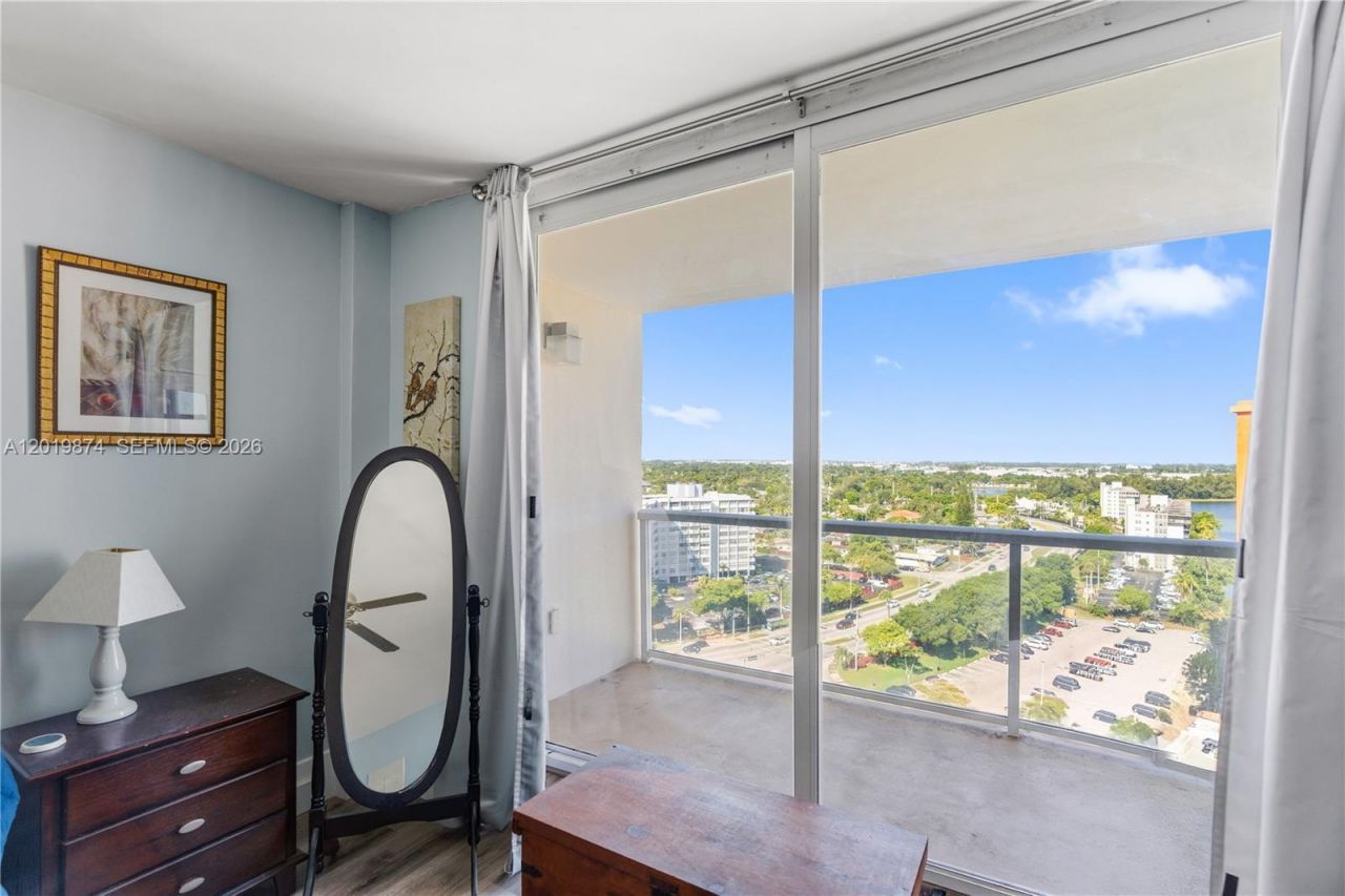 1351 NE Miami Gardens Dr, Unit 1603E, Miami, FL 33179 Photo