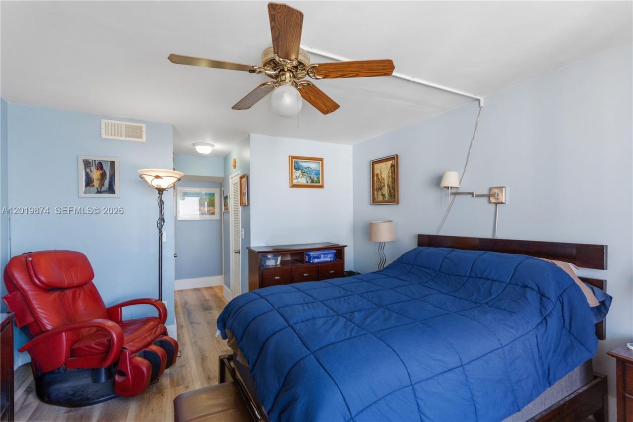 1351 NE Miami Gardens Dr, Unit 1603E, Miami, FL 33179 Photo