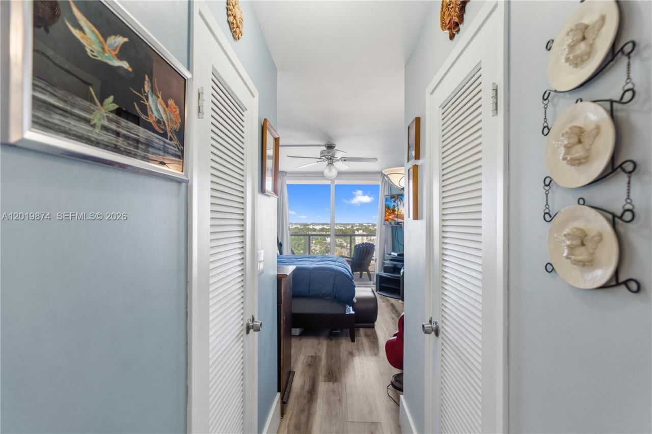 1351 NE Miami Gardens Dr, Unit 1603E, Miami, FL 33179 Photo