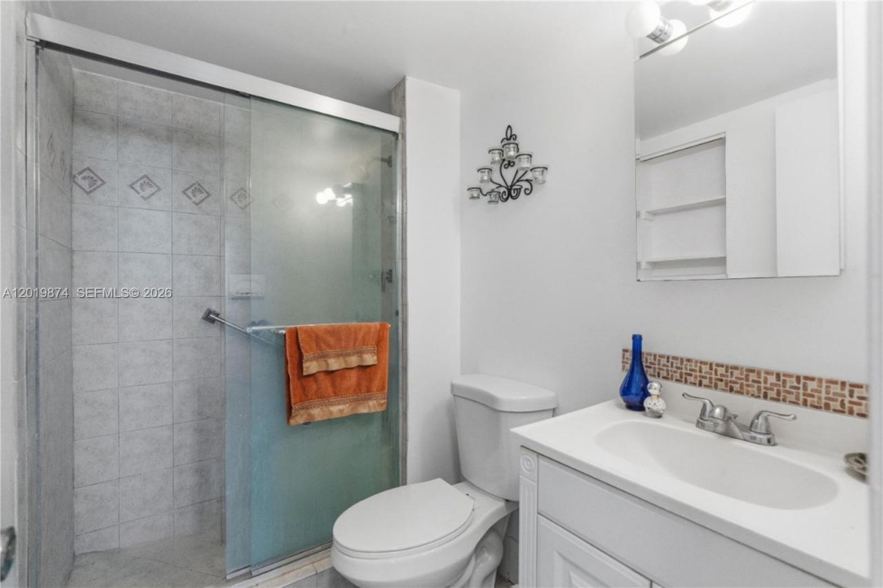1351 NE Miami Gardens Dr, Unit 1603E, Miami, FL 33179 Photo
