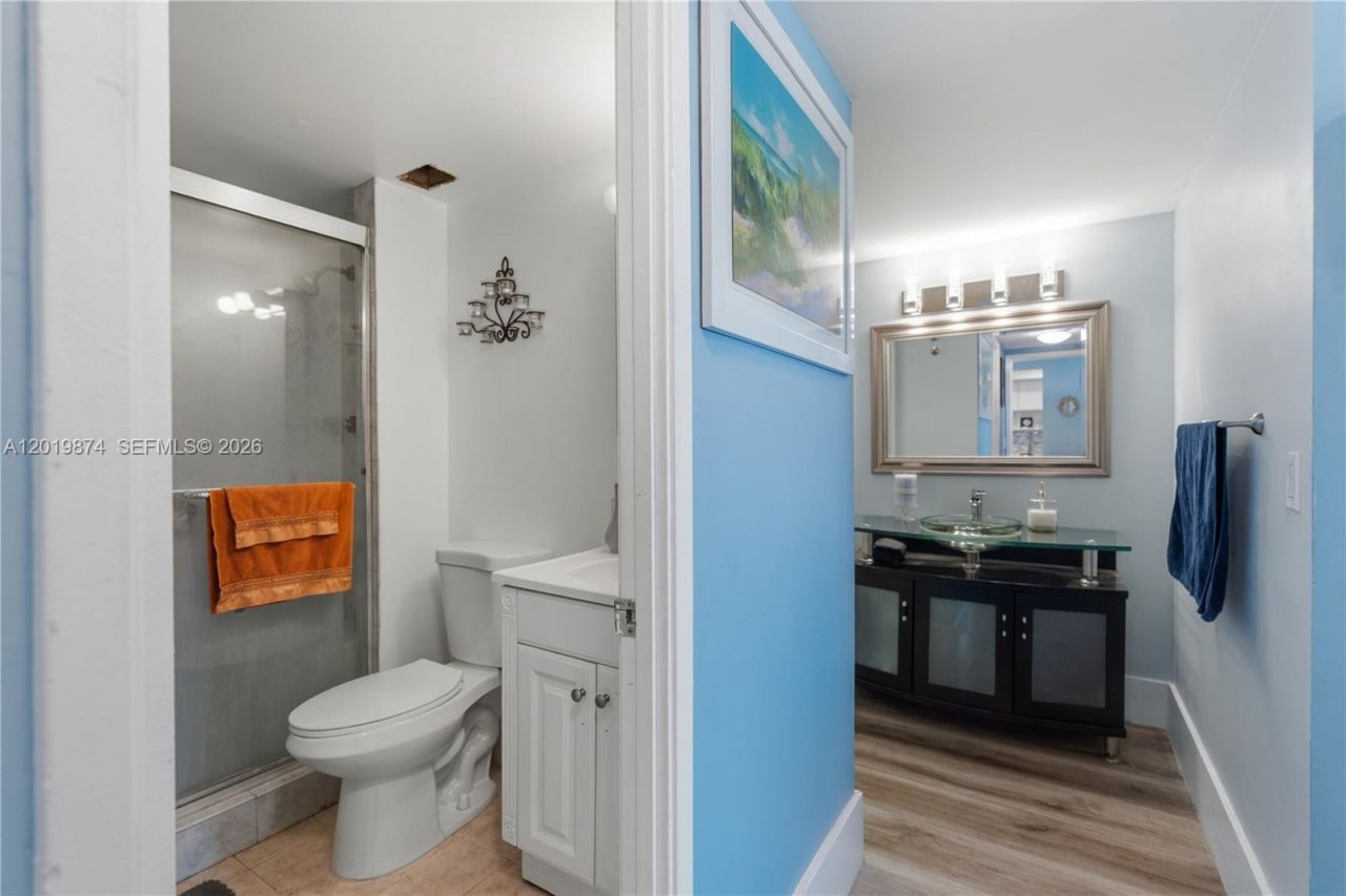 1351 NE Miami Gardens Dr, Unit 1603E, Miami, FL 33179 Photo