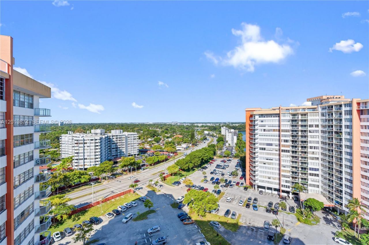 1351 NE Miami Gardens Dr, Unit 1603E, Miami, FL 33179 Photo