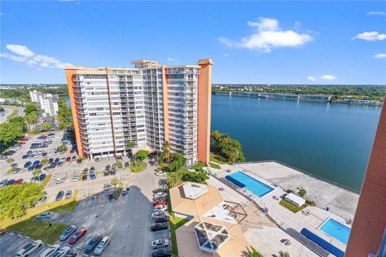 1351 NE Miami Gardens Dr, Unit 1603E, Miami, FL 33179 Photo