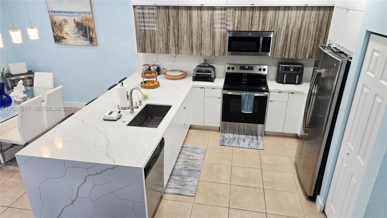 17470 SW 153rd Ave, Unit 17470, Miami, FL 33187 Photo