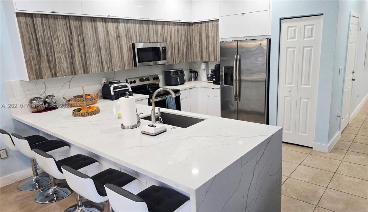 17470 SW 153rd Ave, Unit 17470, Miami, FL 33187 Photo