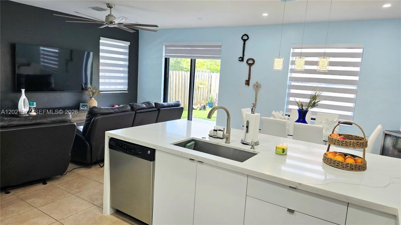 17470 SW 153rd Ave, Unit 17470, Miami, FL 33187 Photo