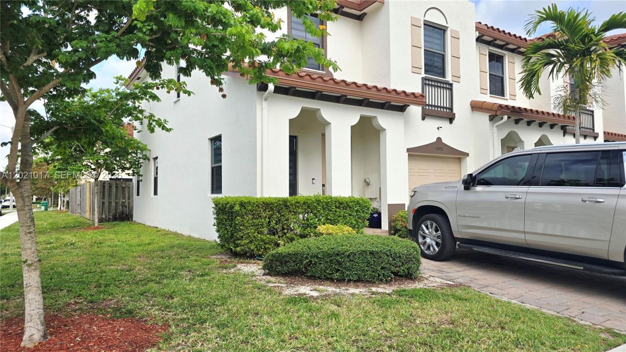 17470 SW 153rd Ave, Unit 17470, Miami, FL 33187 Photo