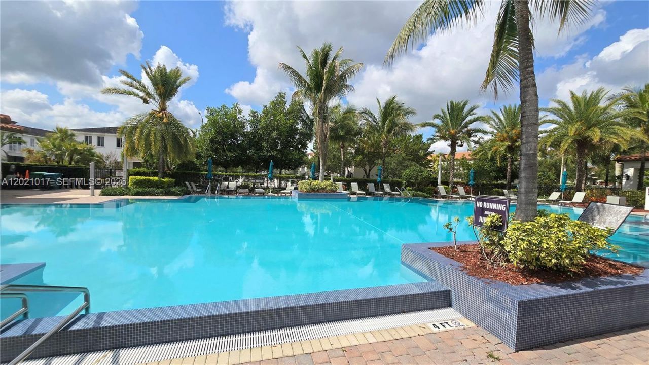 17470 SW 153rd Ave, Unit 17470, Miami, FL 33187 Photo