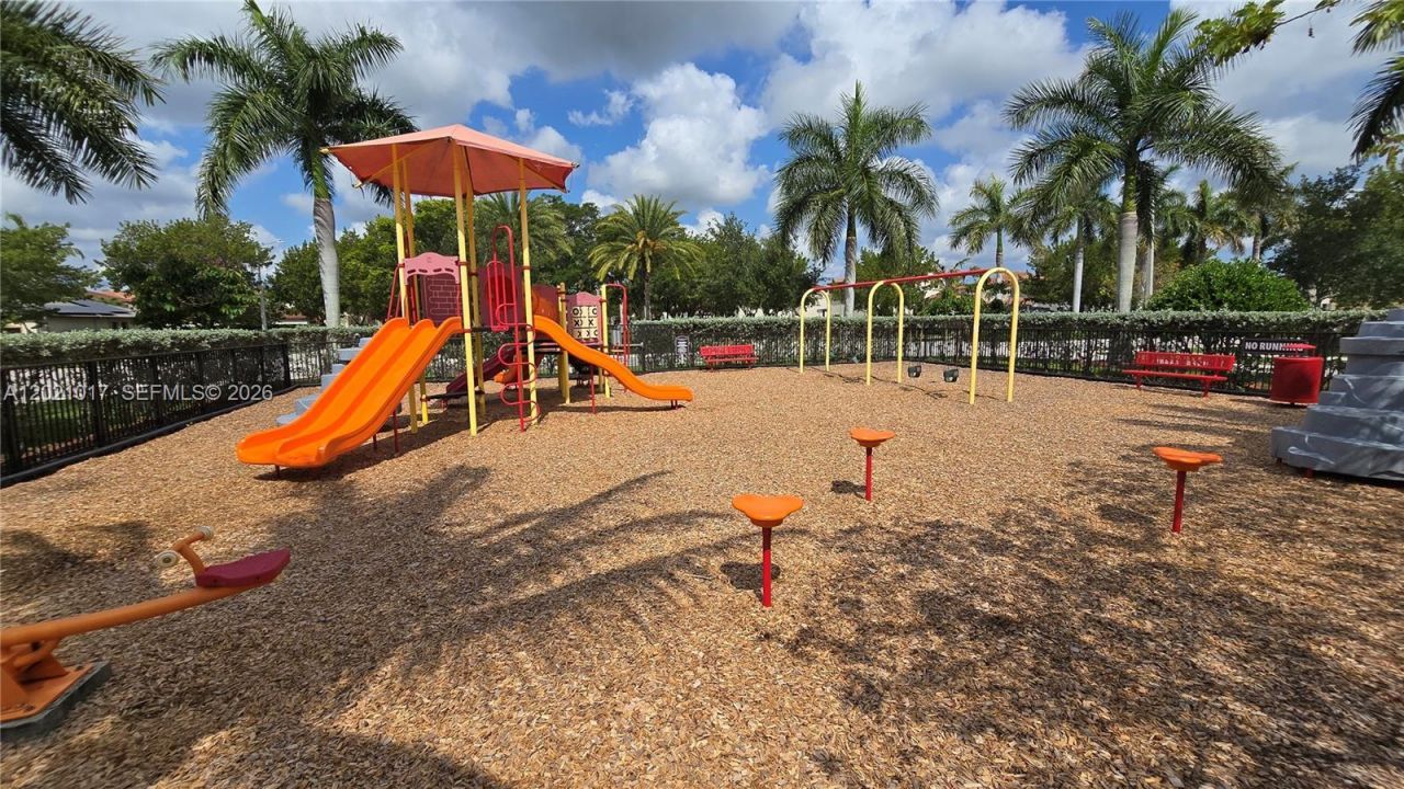 17470 SW 153rd Ave, Unit 17470, Miami, FL 33187 Photo
