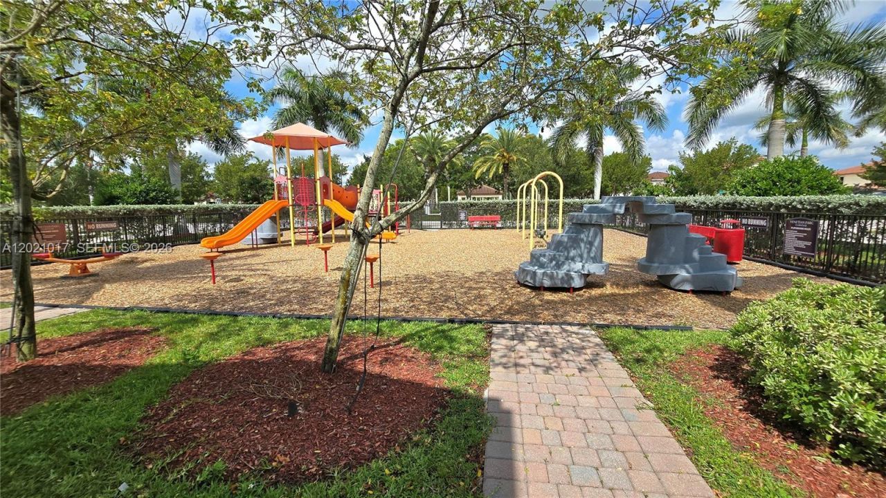 17470 SW 153rd Ave, Unit 17470, Miami, FL 33187 Photo