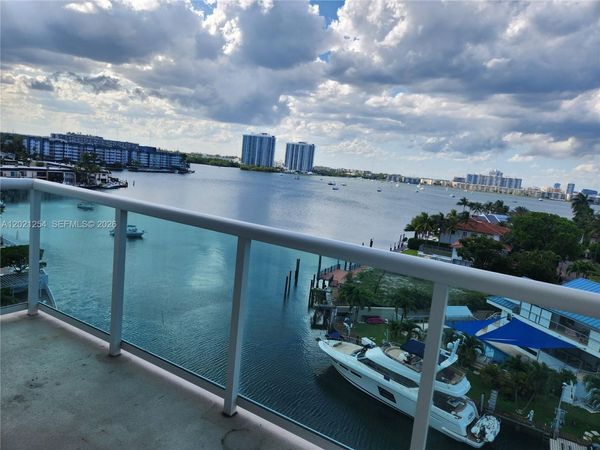 2841 NE 163rd St, Unit 815, North Miami Beach, FL 33160