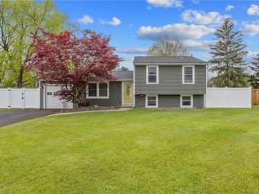 6020 Deer Springs Road, Cicero, NY 13039