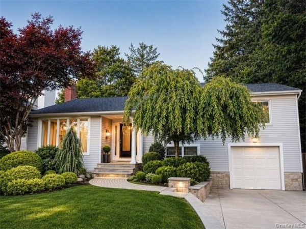5 Eaton Road , Syosset, NY 11791
