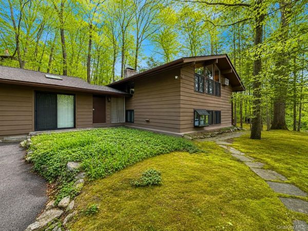80 Clinton Road , Tuxedo Park, NY 10987