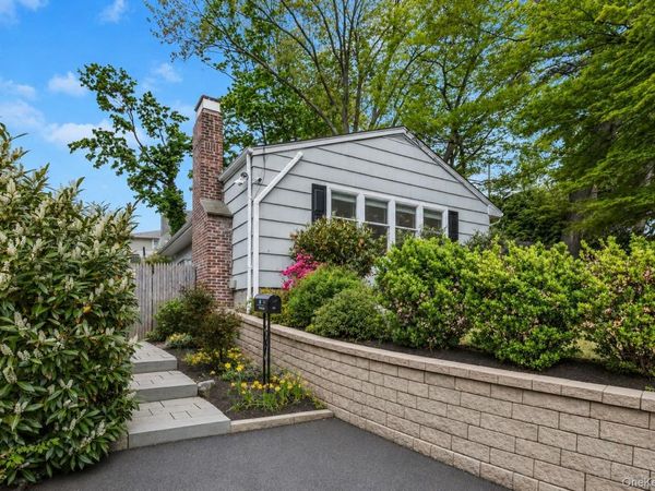 10 Minetta Court , Huntington, NY 11743