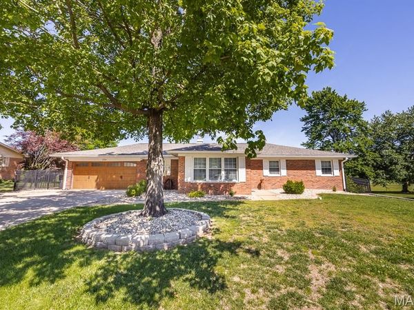 214 Winthrop Drive, Belleville, IL 62221