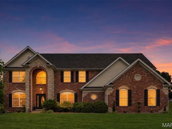 371 Galahad Court, Weldon Spring, MO 63304